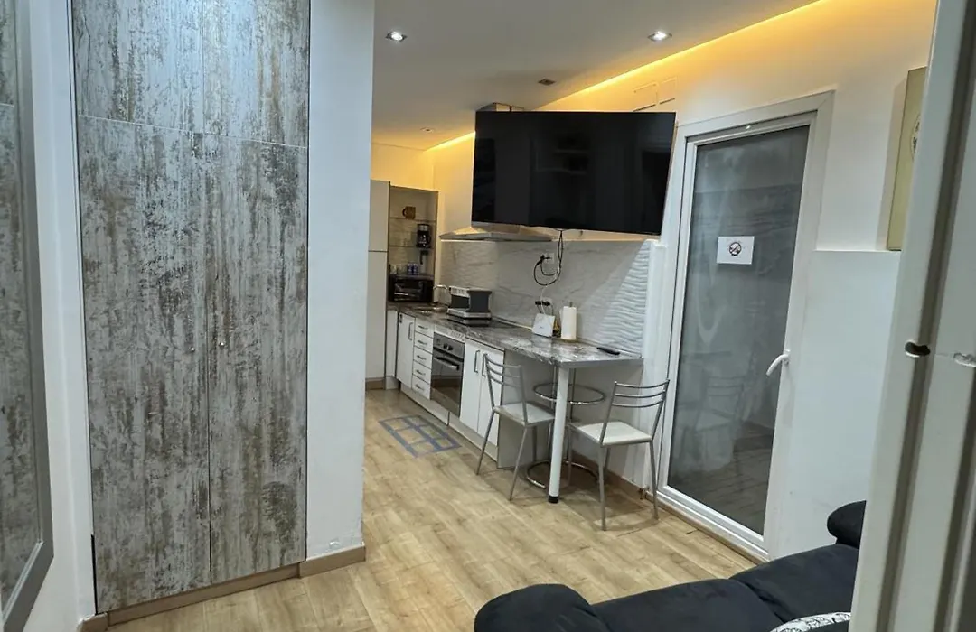 Apartamento con patio en Madrid centro-1